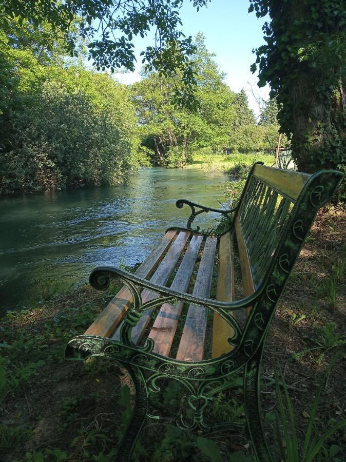 Casa vacanze De La Jardine Velleron